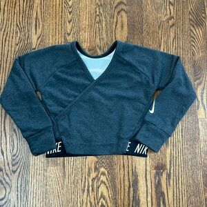 Nike dri-fit sweater size Medium for girls